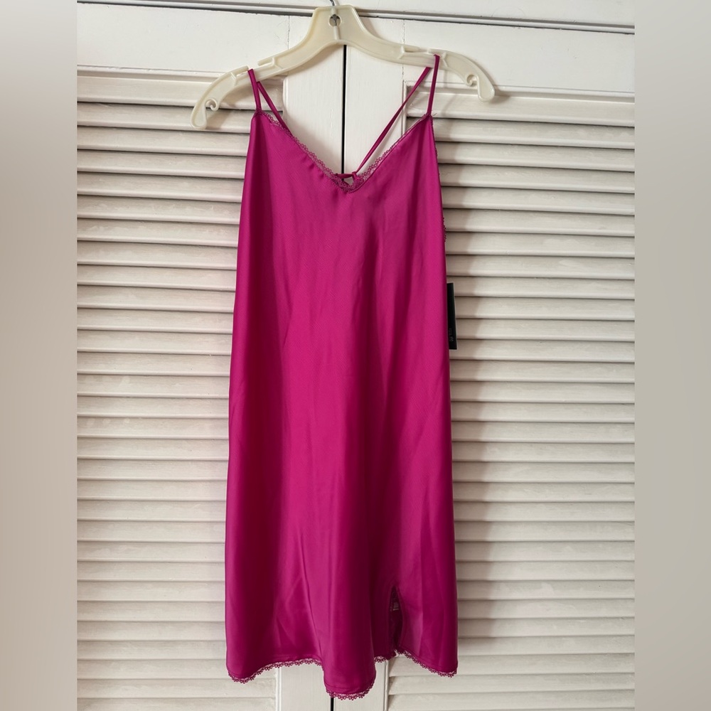 NWT WILD FABLE FUSCHIA POLY SATIN SLIP DRESS WITH LACE TRIM & SIDE SLIT, SIZE L